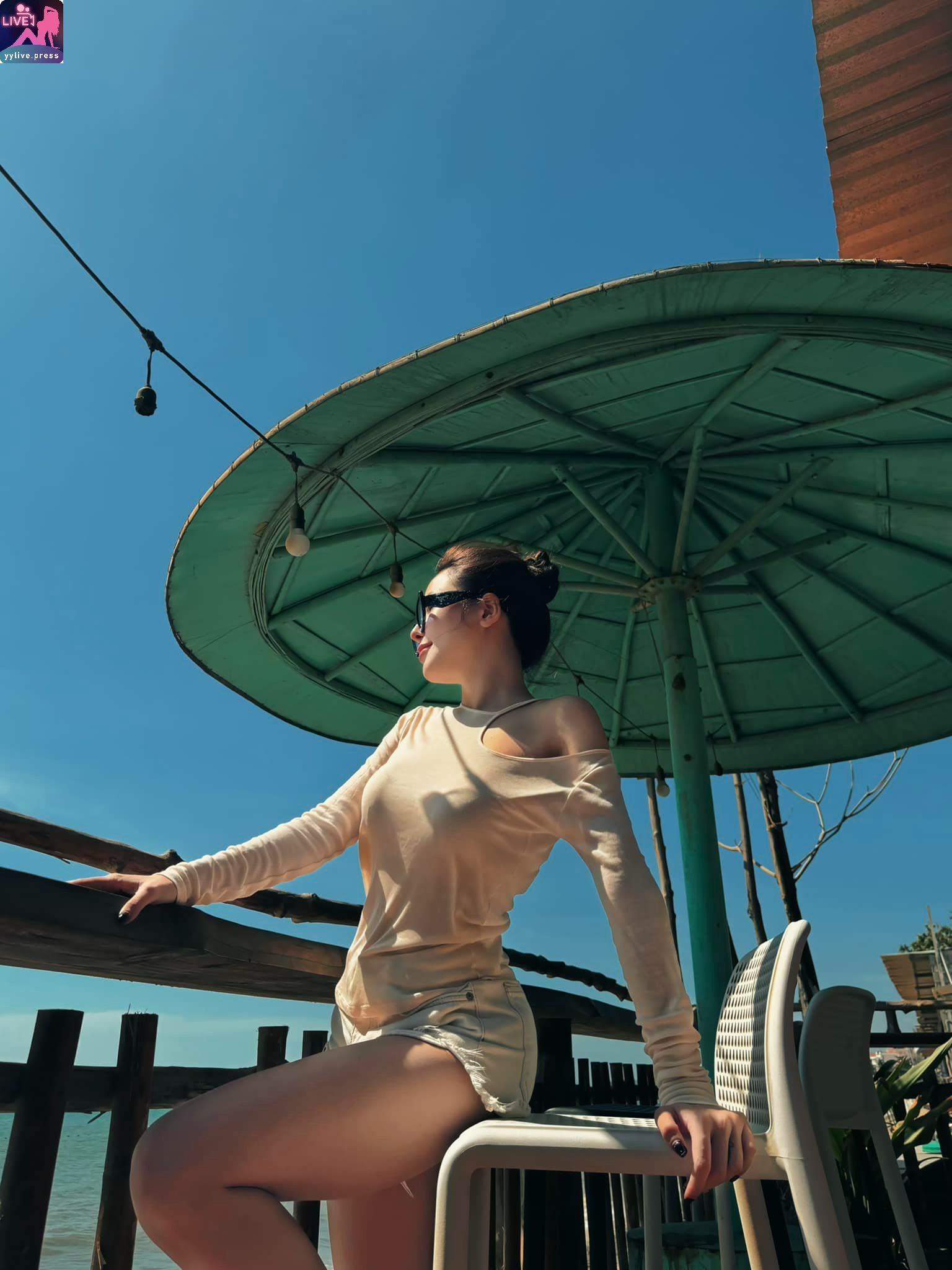 Anh Đỗ 1 Anh Đỗ Nữ Hotgirl Tạo Dáng Khiêu Gợi Khiến Fan Nhìn Đỏ Cả Mặt 1