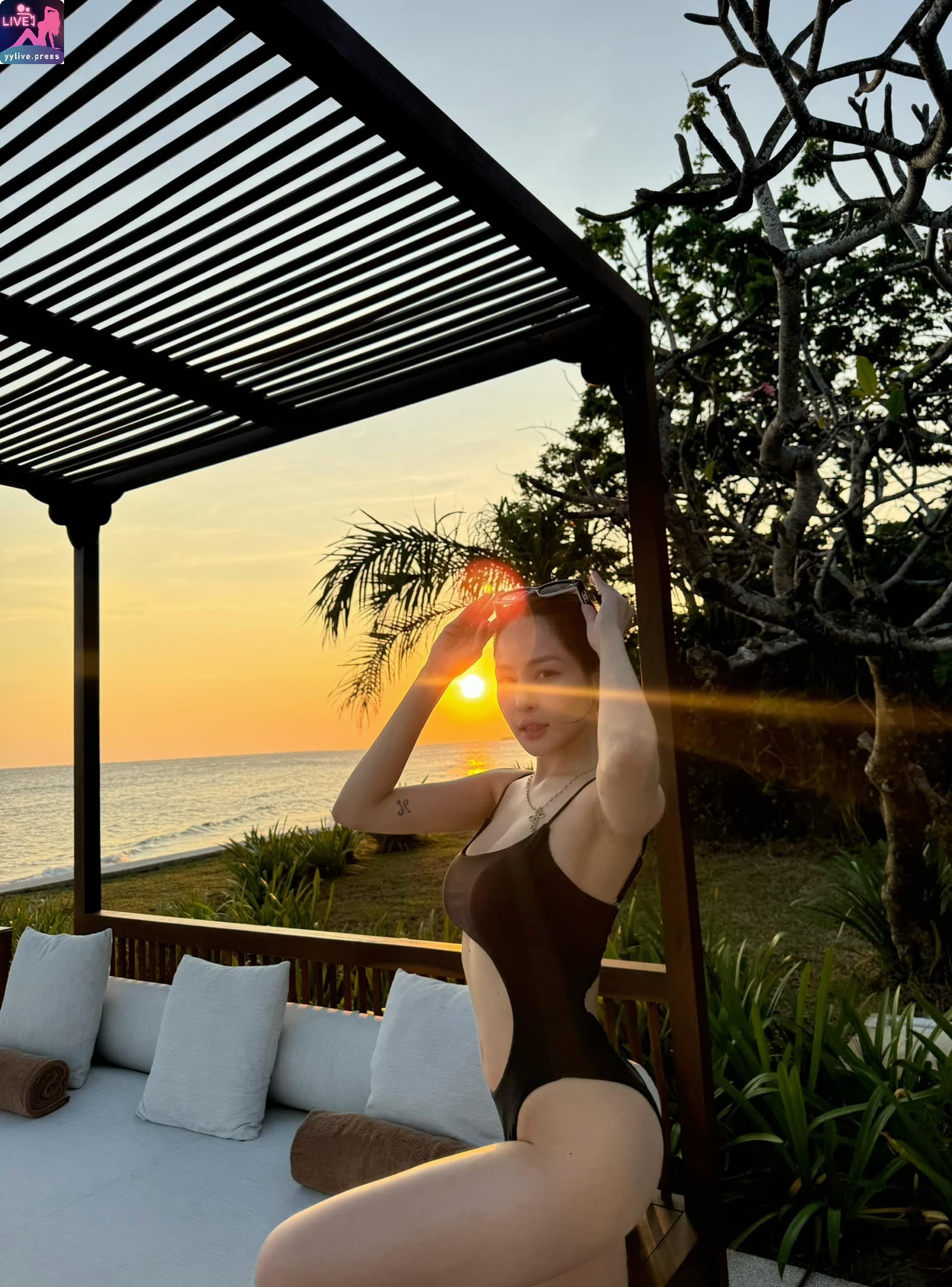 Anh Đỗ 2 Anh Đỗ Nữ Hotgirl Tạo Dáng Khiêu Gợi Khiến Fan Nhìn Đỏ Cả Mặt 2