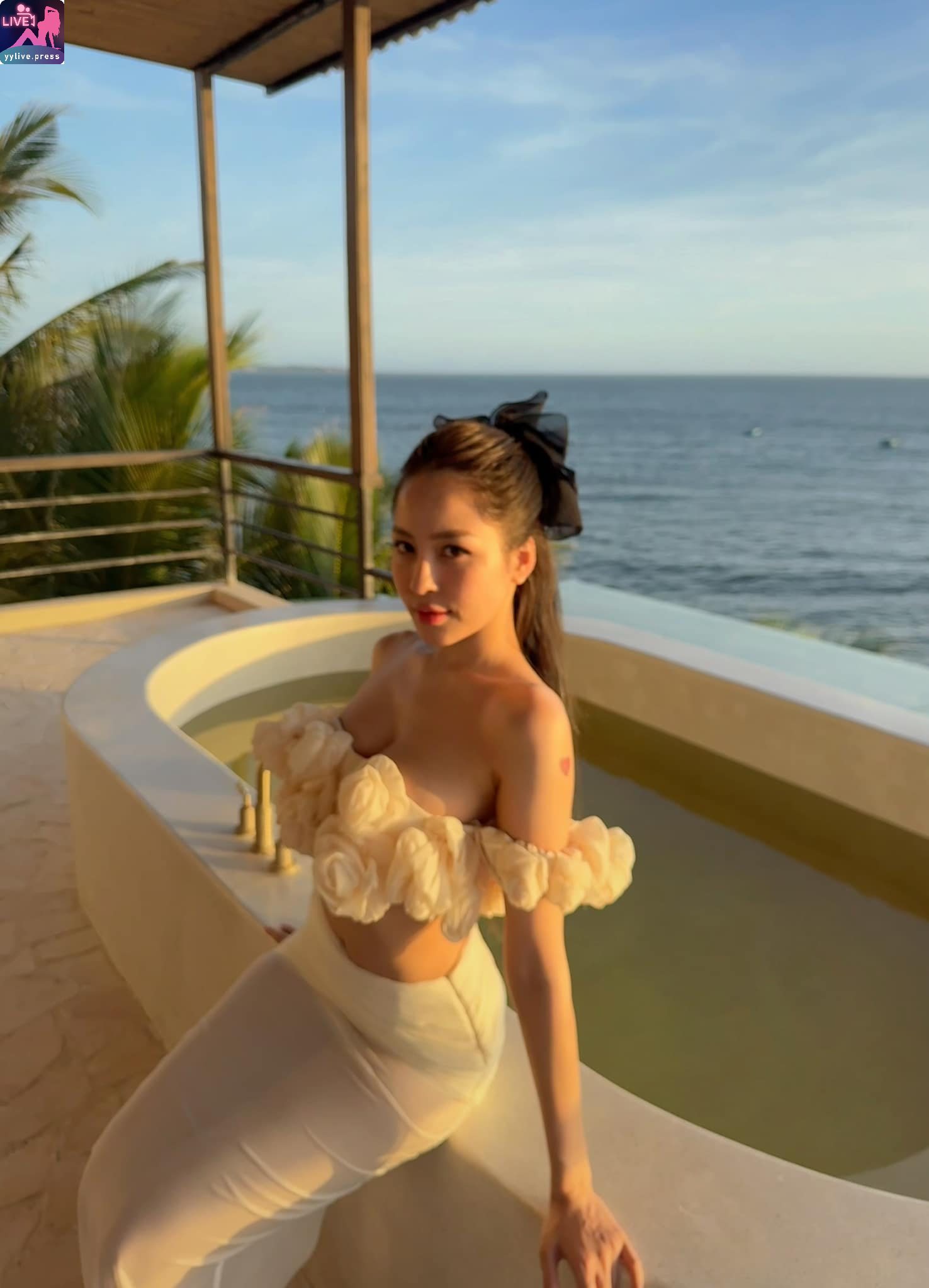 Anh Đỗ 4 Anh Đỗ Nữ Hotgirl Tạo Dáng Khiêu Gợi Khiến Fan Nhìn Đỏ Cả Mặt 4