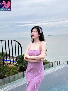 Bóng Hồng Xinh Xắn Hải Yến Nguyễn Khoe Nhan Sắc Thăng Hạng 2