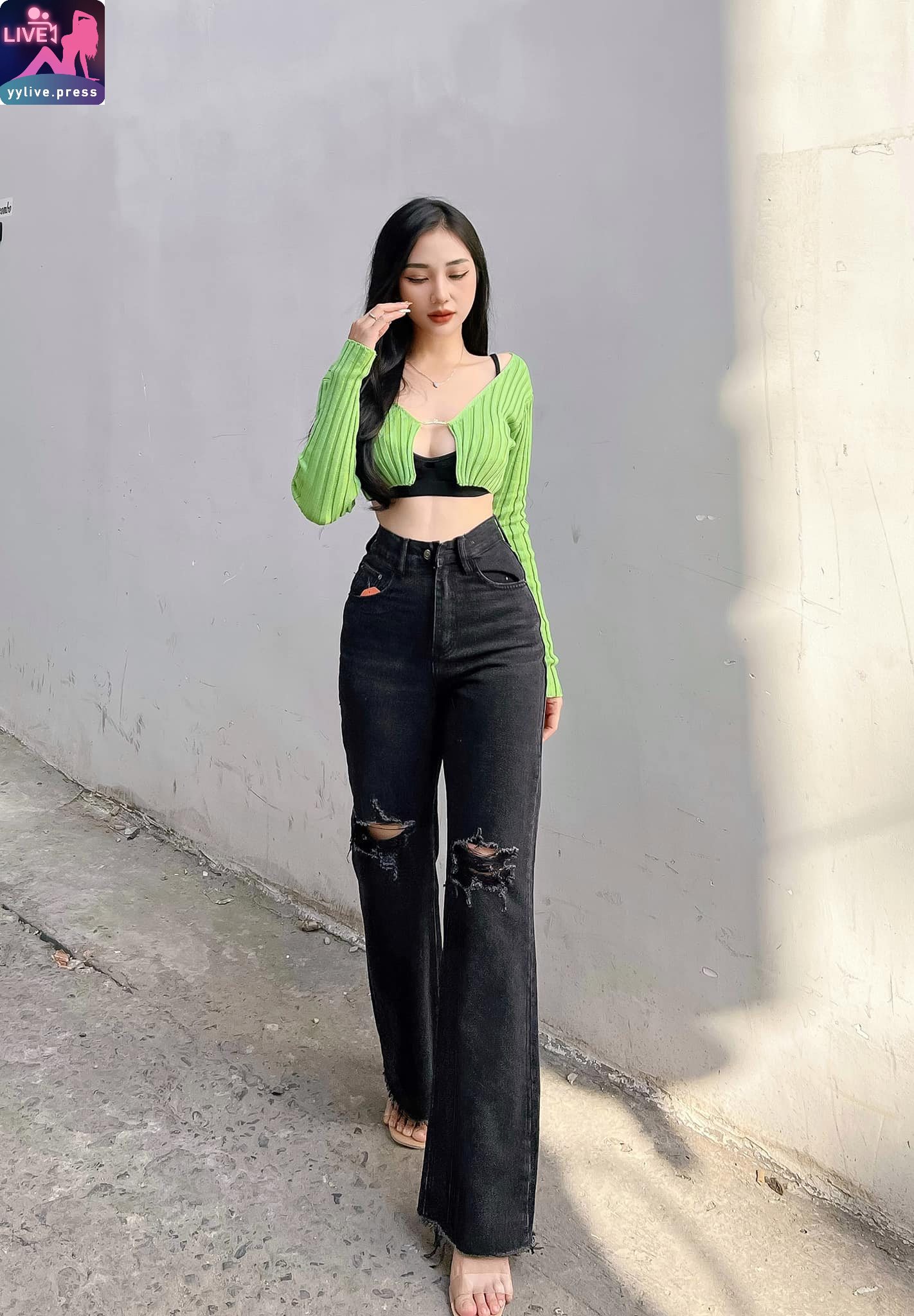 Bùi Hồng Thắm 4 Bùi Hồng Thắm Lộng Lẫy Quyến Rũ Đầy Cuốn Hút Mọi Ánh Nhìn 4