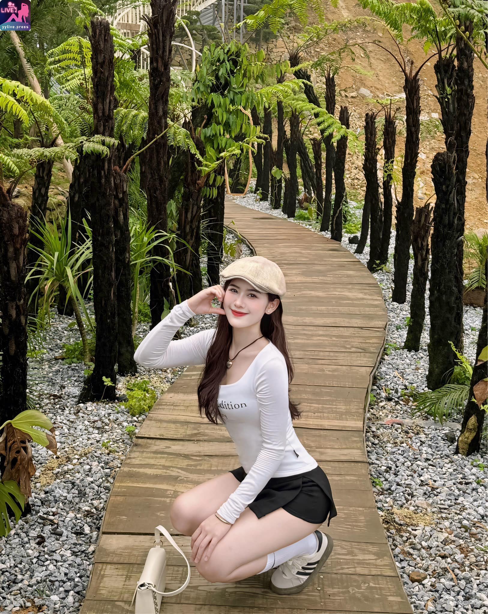 Chu Hạ An 5 Chu Hạ An Đốt Mắt Fan Với Bộ Ảnh Khoe Thân Hình Quyến Rũ 5