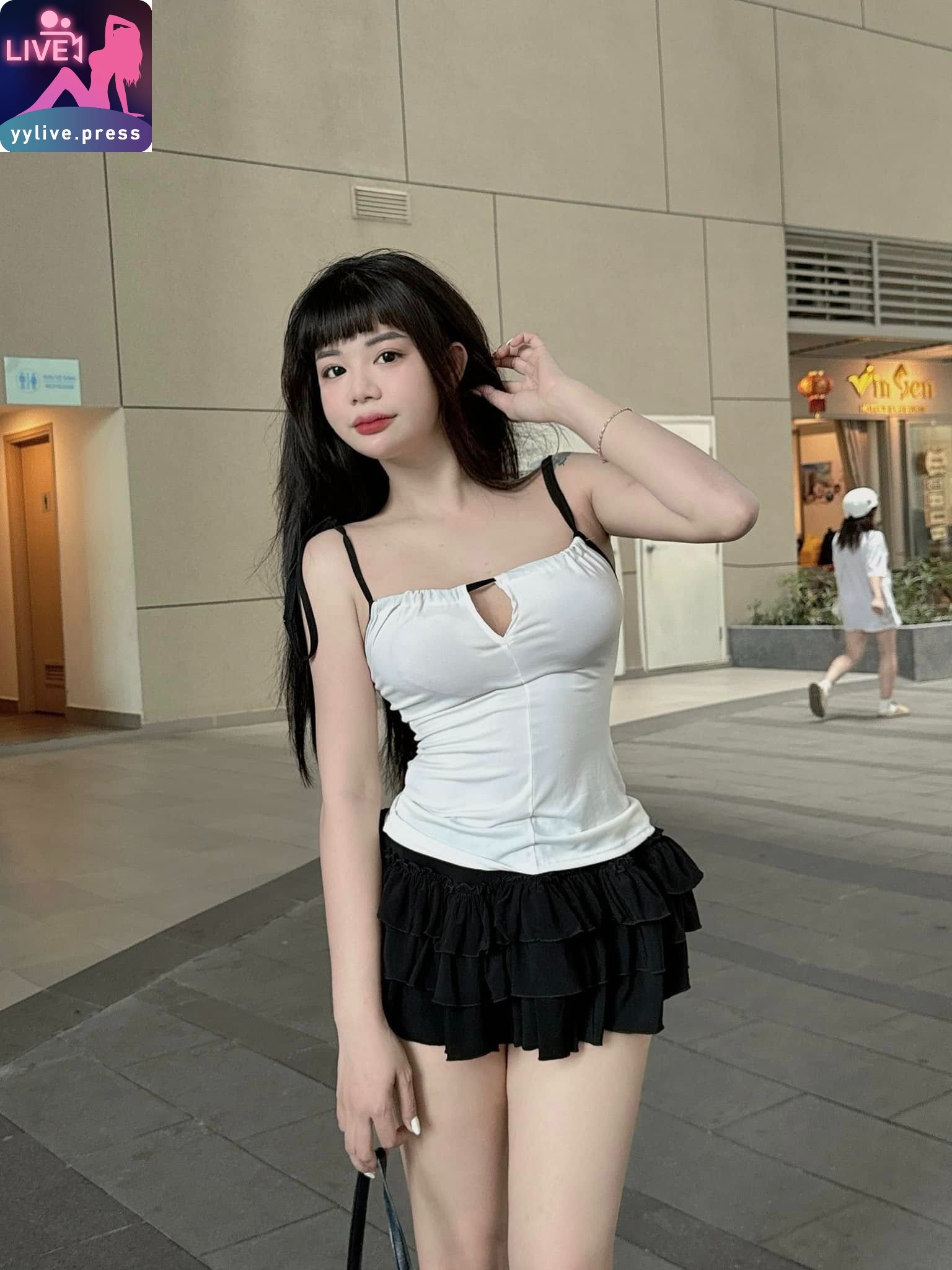 Bích Ngọc 4 Gái Xinh Bích Ngọc Khoe Dáng Nuột Nà Vòng Eo Đầy Quyến Rũ 4