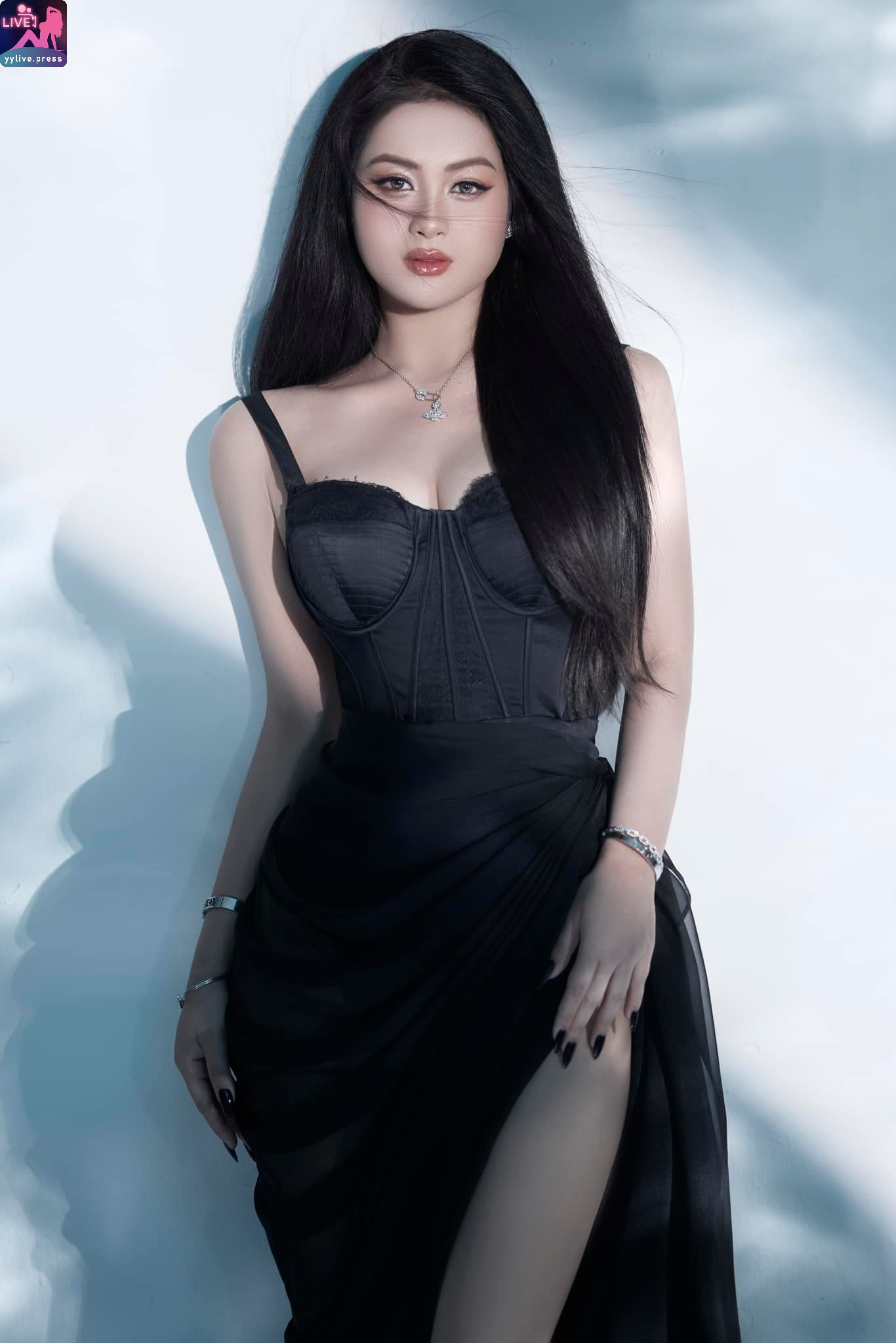 Hotgirl Kiều Phạm Xinh Đẹp Trắng Sáng Trong Bộ Ảnh Mới 2