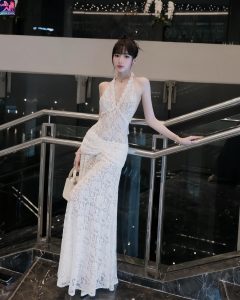 Nguyễn Lâm Hoàng Quyên Khoe Gương Mặt Thon Dài Trắng Xinh Đẹp 1