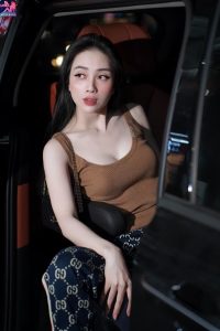 Phan Hải Anh Xinh Đẹp Nóng Bỏng Khoe Vòng Một Căng Tròn 2